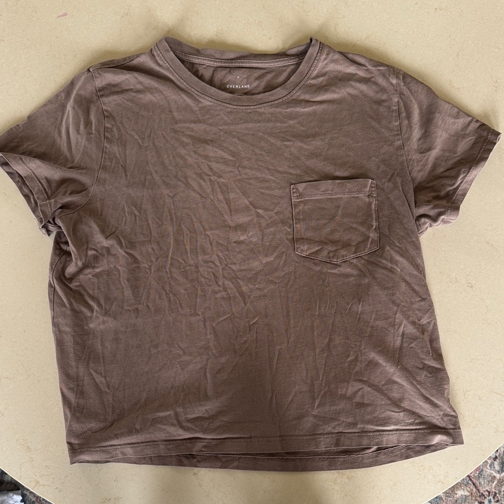 Everlane Women’s Short-Sleeve Crew Pocket Tee — Brown Taupe